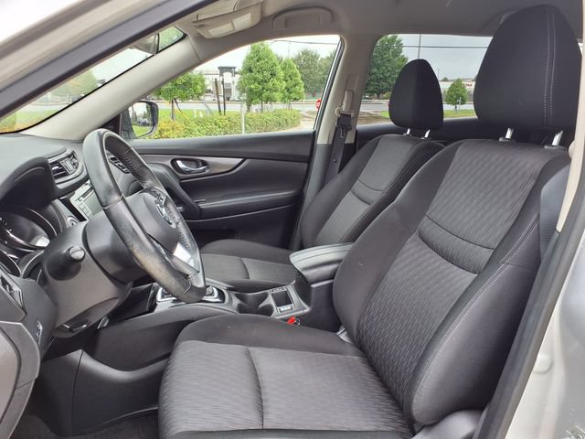 Used 2019 Nissan Rogue SV FWD image 16