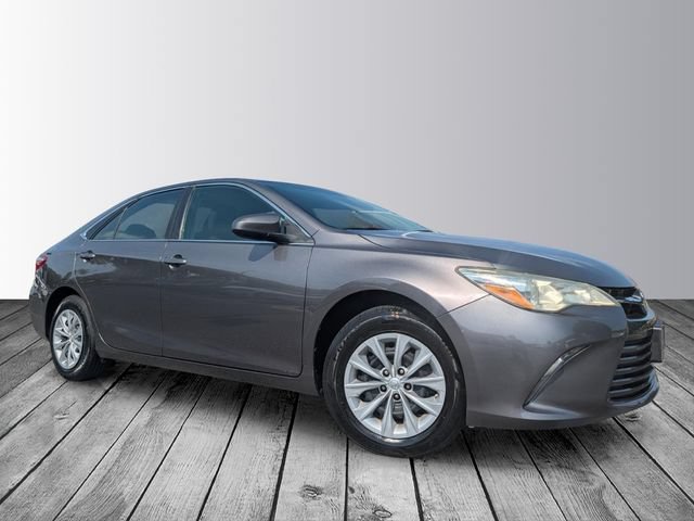 Used 2017 Toyota Camry LE FWD image 4