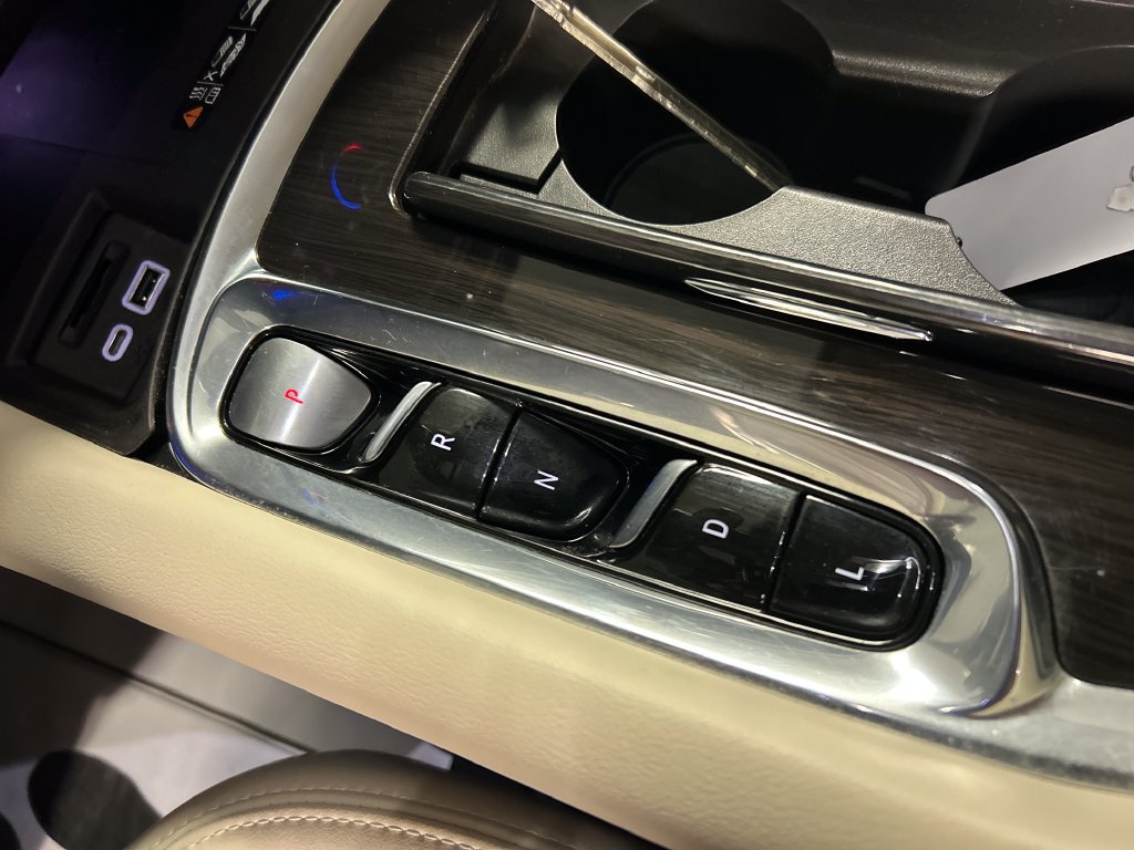 Used 2023 Buick Enclave Essence w/ LPO, Floor Liner Package FWD image 19