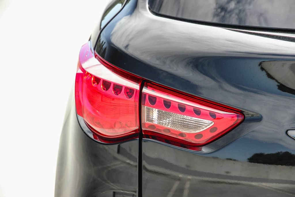 Used 2017 INFINITI QX70 2WD w/ Premium Package image 7