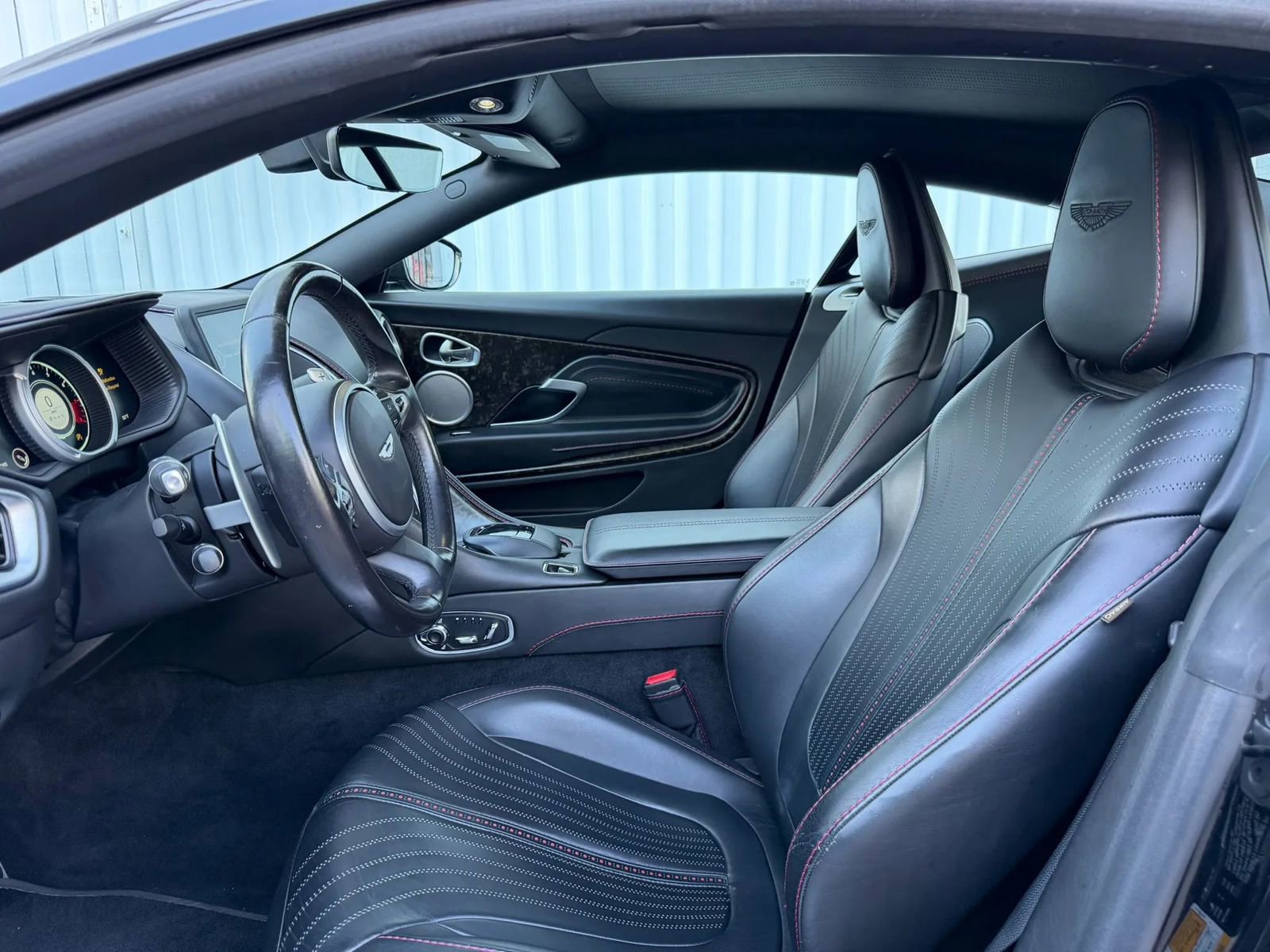 Used 2018 Aston Martin DB11 V12 RWD image 12