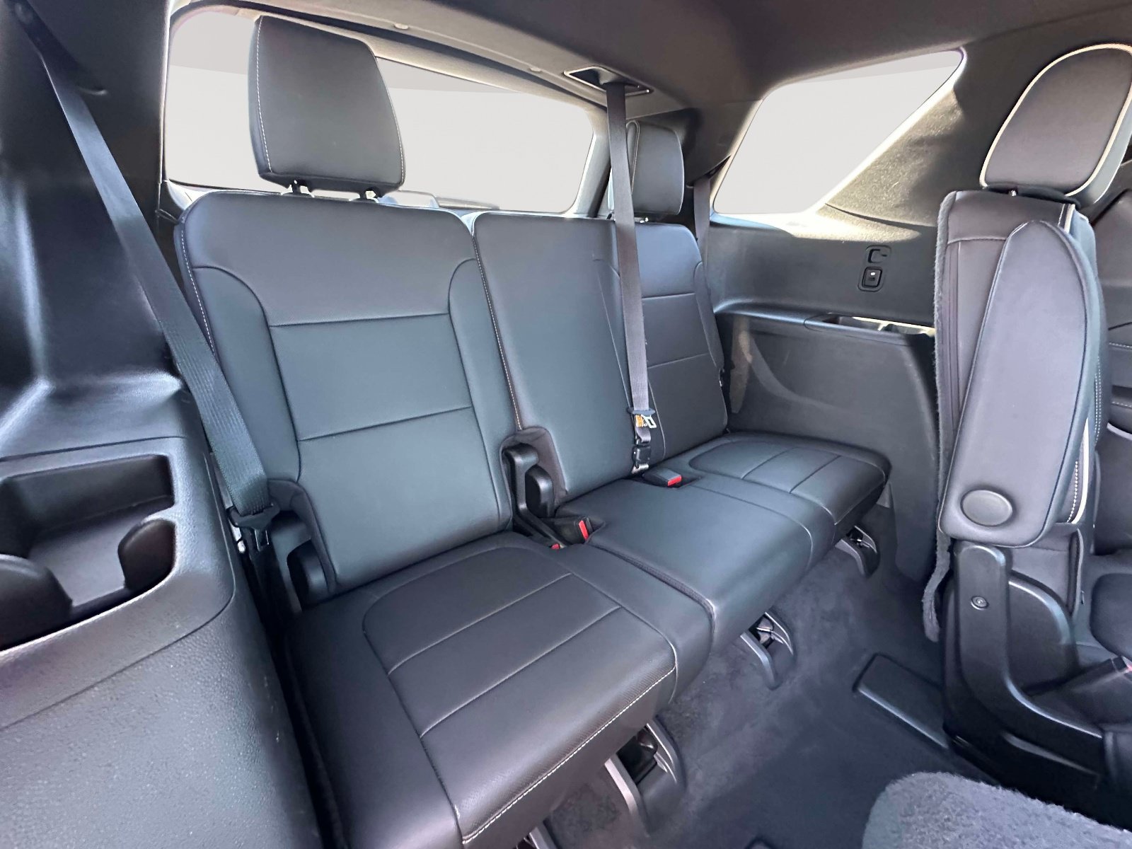 Used 2023 Chevrolet Traverse Premier w/ LPO, Floor Liner Package FWD image 33