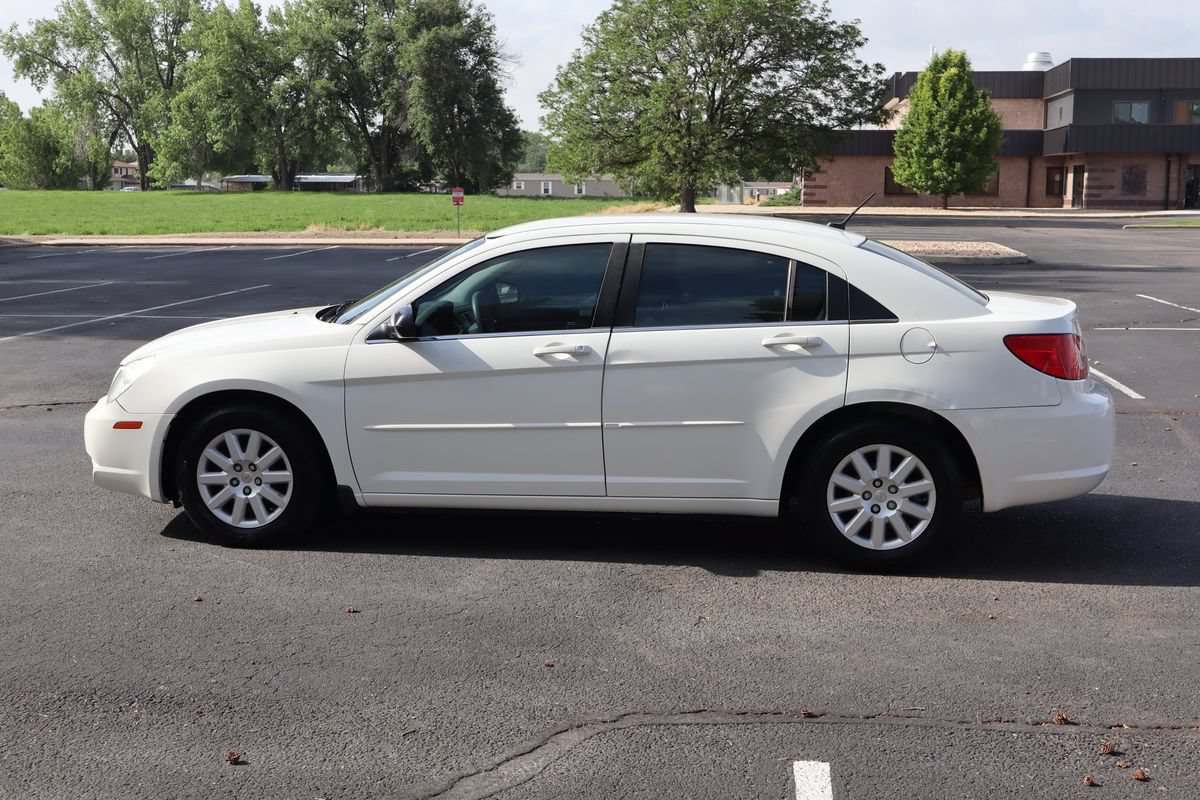 Used 2008 Chrysler Sebring LX FWD image 9