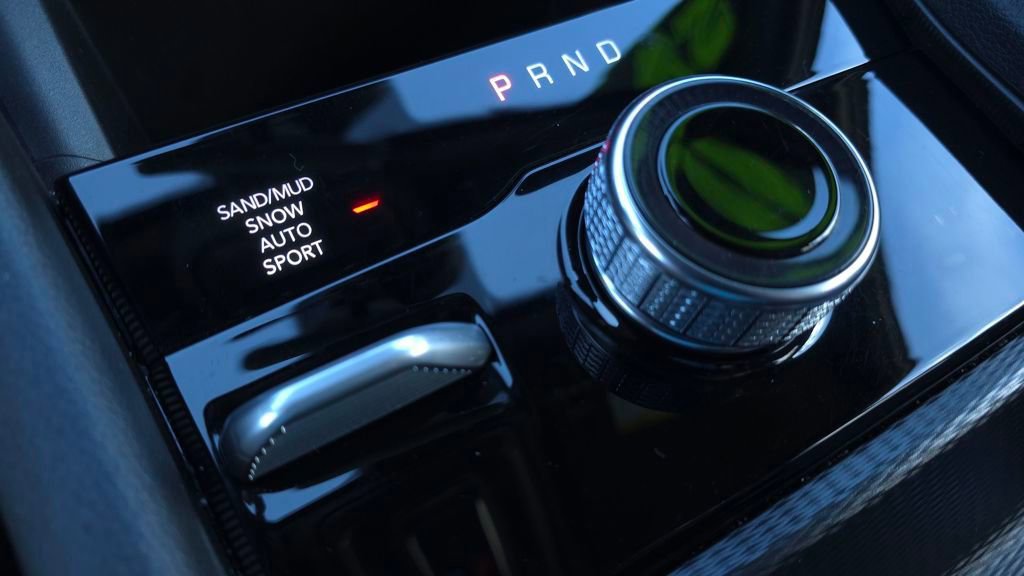 Used 2025 Jeep Grand Cherokee Limited w/ Black Appearance Package image 40