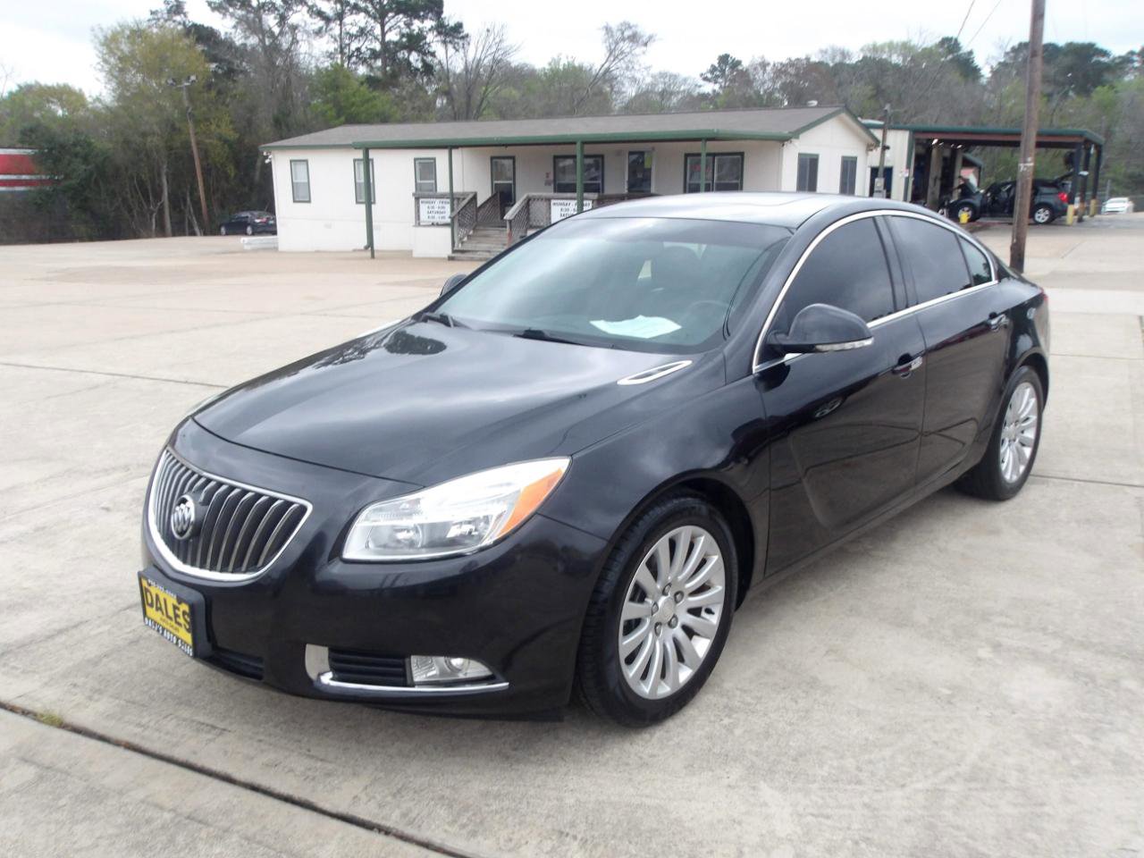 Used 2013 Buick Regal Premium FWD image 2