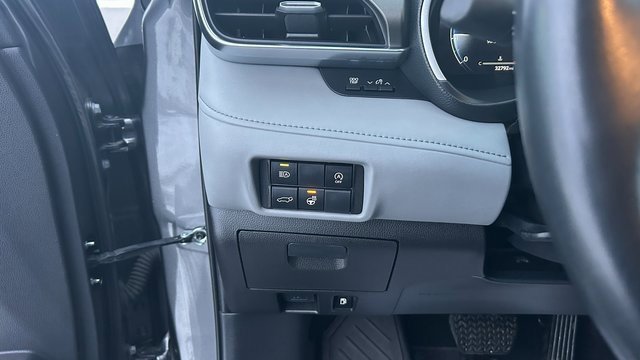 Used 2023 Toyota Highlander Limited image 22