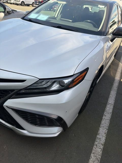 Used 2021 Toyota Camry XSE image 2