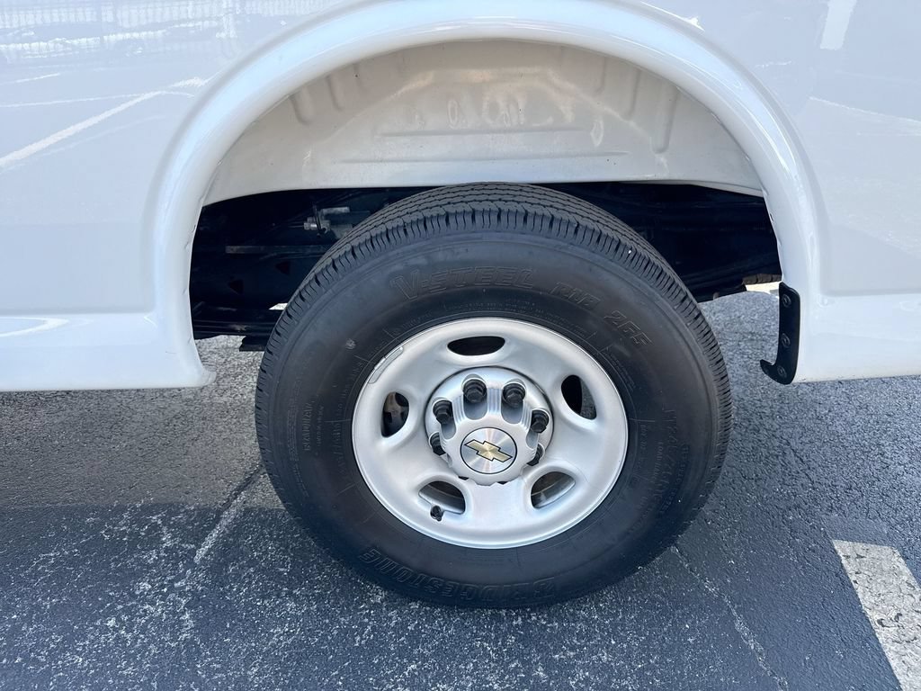 Used 2025 Chevrolet Express 2500 Extended w/ Driver Convenience Package RWD image 32