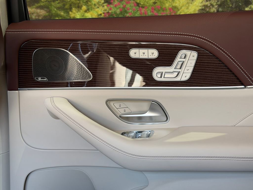 Used 2023 Mercedes-Benz Maybach GLS 600 4MATIC image 57