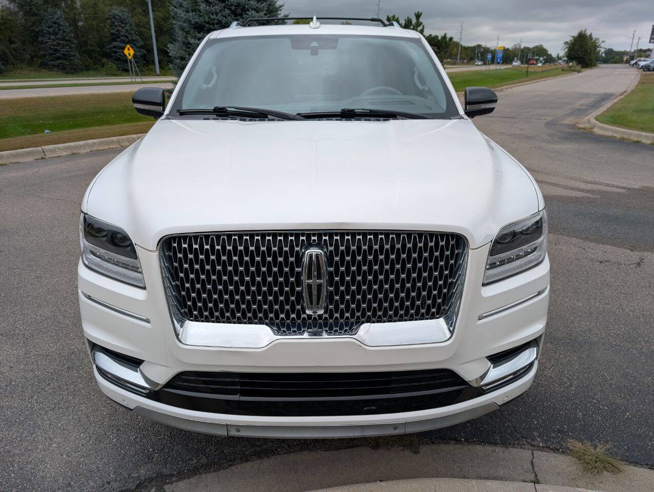 Used 2019 Lincoln Navigator L Reserve image 4