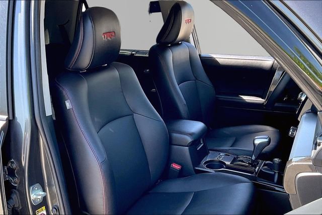 Used 2018 Toyota 4Runner TRD Off-Road Premium AWD/4WD image 19