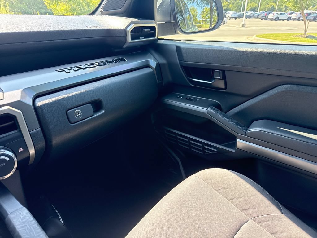 Used 2024 Toyota Tacoma SR5 w/ SR5 Upgrade Package RWD image 17