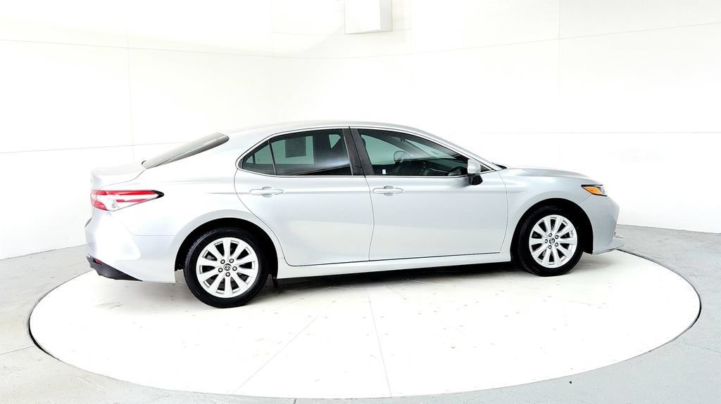 Certified 2018 Toyota Camry LE FWD image 6