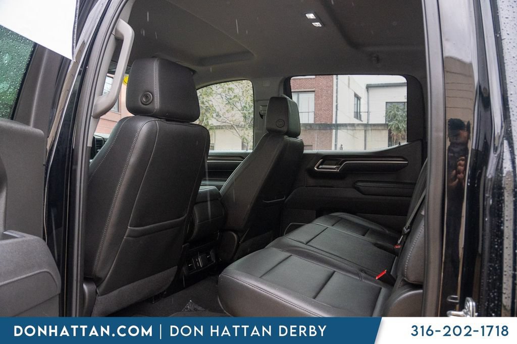 Used 2025 GMC Sierra 1500 SLT AWD/4WD image 17