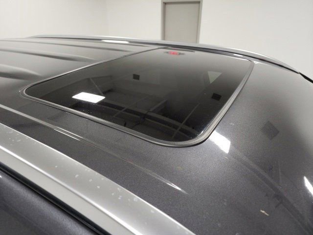 Used 2023 Toyota Highlander Limited image 11