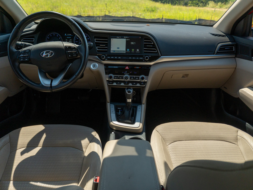Used 2020 Hyundai Elantra Limited w/ Ultimate Package 03 FWD image 19