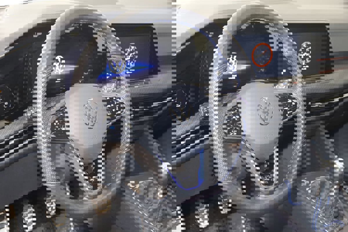 Used 2024 Volkswagen Golf R image 6