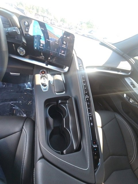 Used 2025 Chevrolet Corvette Stingray Coupe w/ 1LT image 19