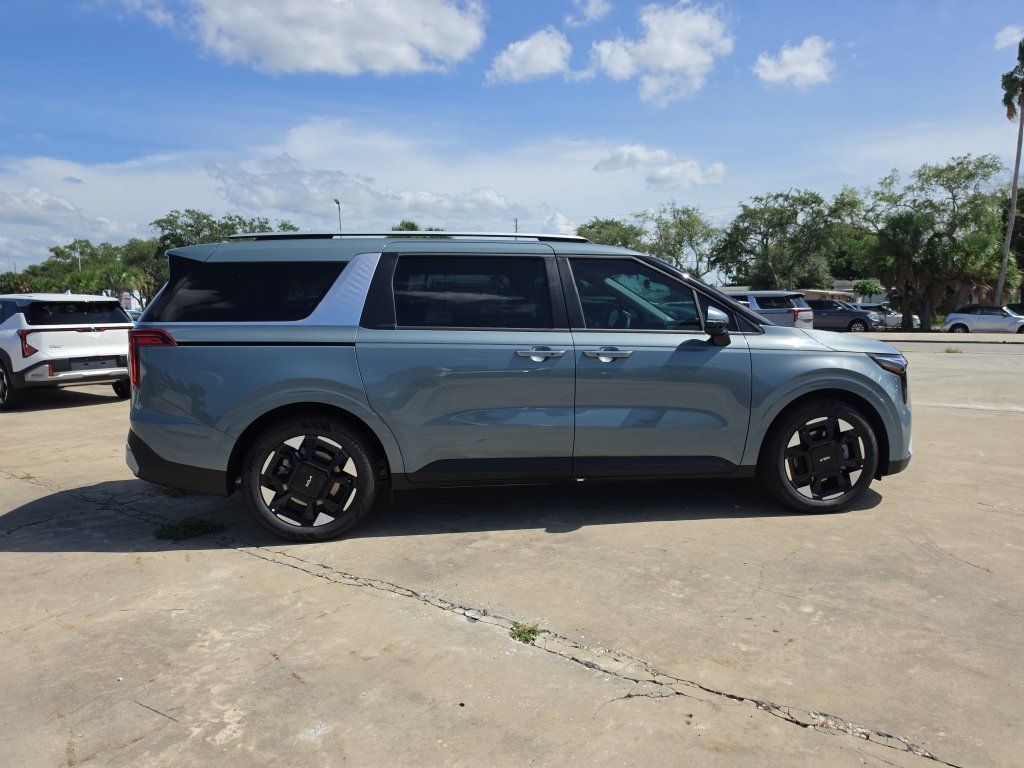 New 2027 Kia Carnival EX FWD image 9