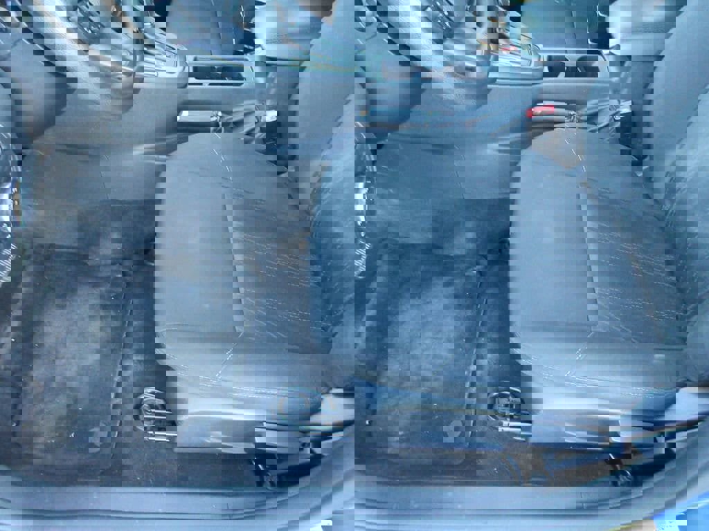 Used 2018 Ford Focus SE w/ SE Appearance Package image 20