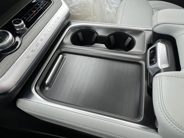 New 2026 Ford Expedition Platinum w/ Driver's Package image 24