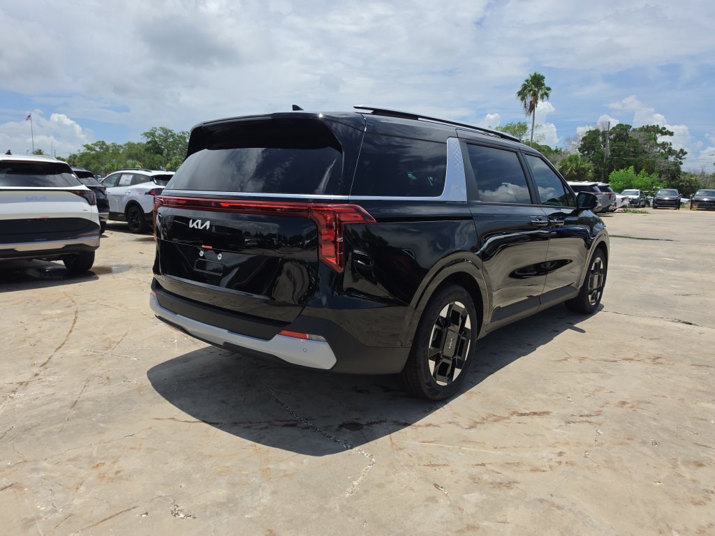 New 2026 Kia Carnival EX FWD image 8