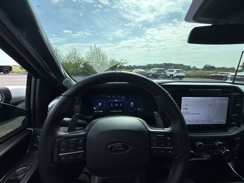 Used 2025 Ford F150 Raptor AWD/4WD image 17