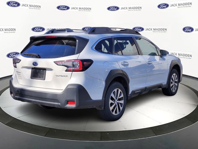 Used 2024 Subaru Outback Premium image 5