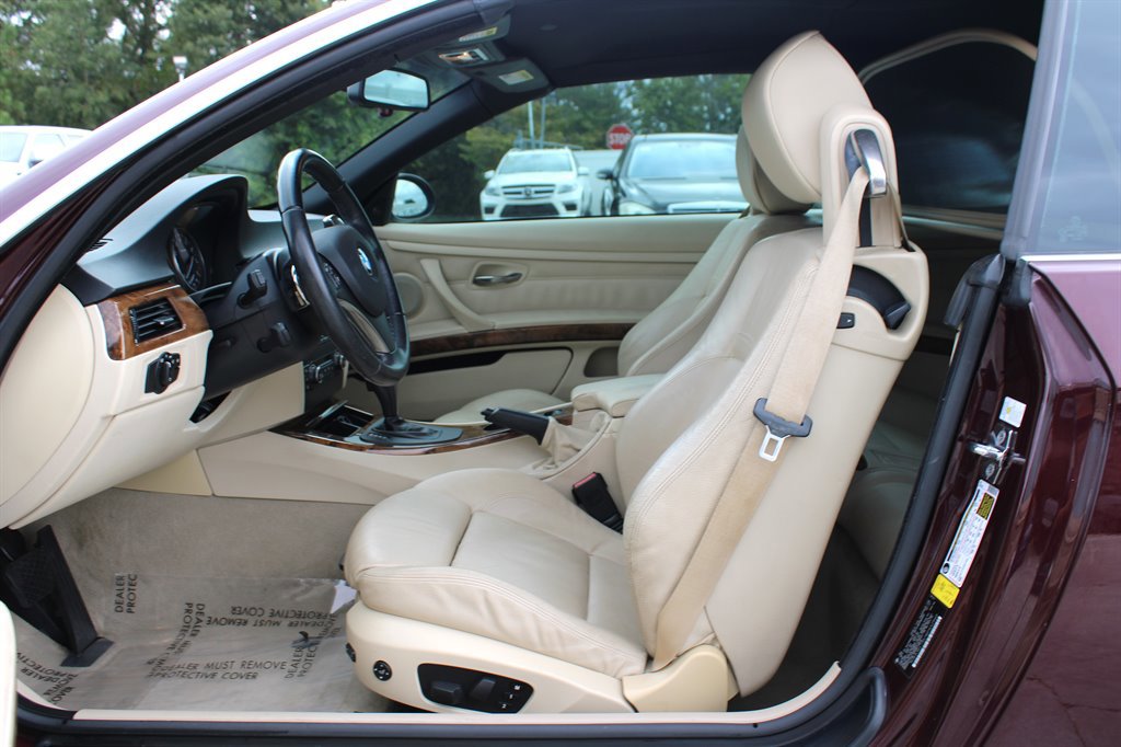 Used 2008 BMW 335i Convertible image 19