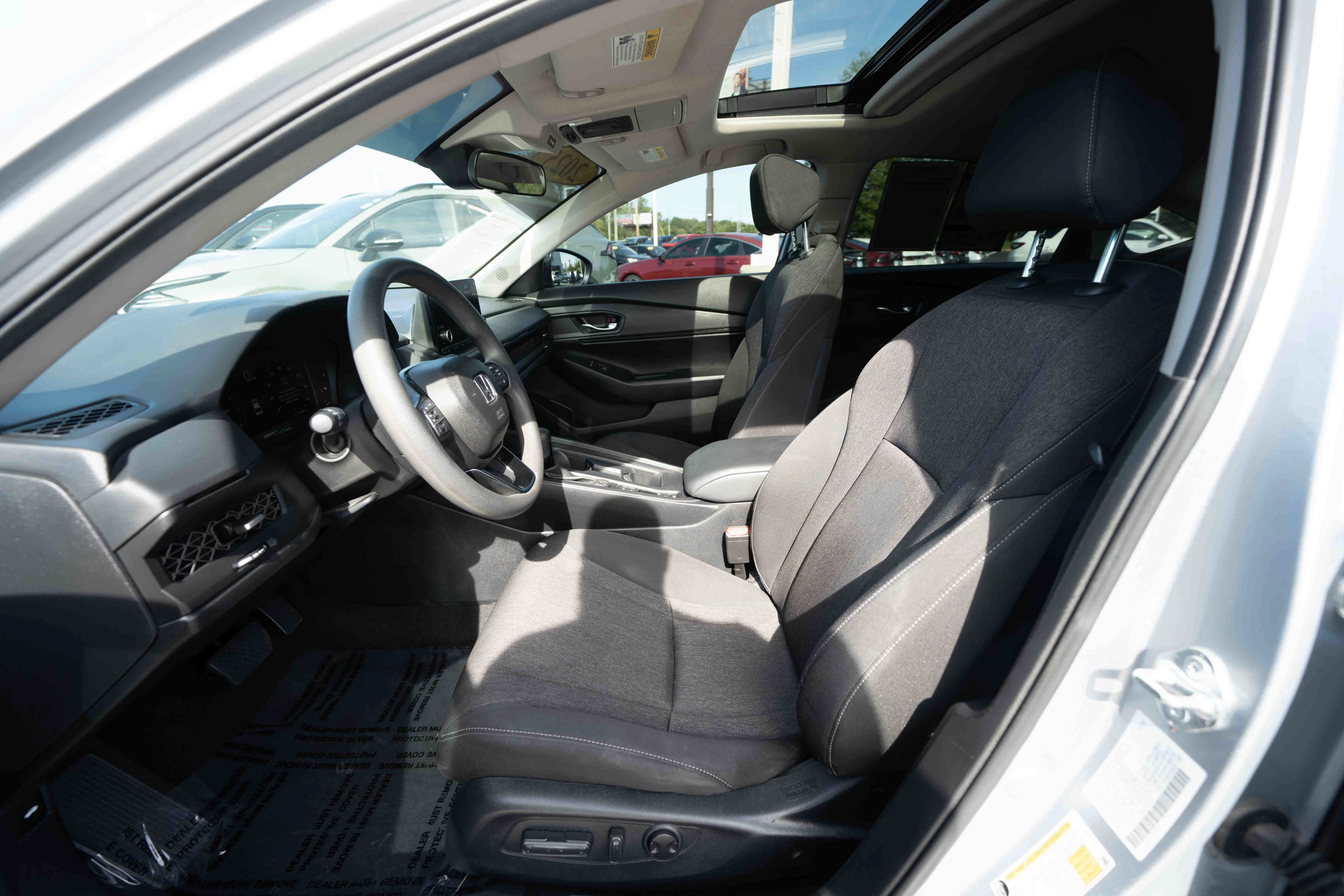 Used 2025 Honda Accord SE image 9