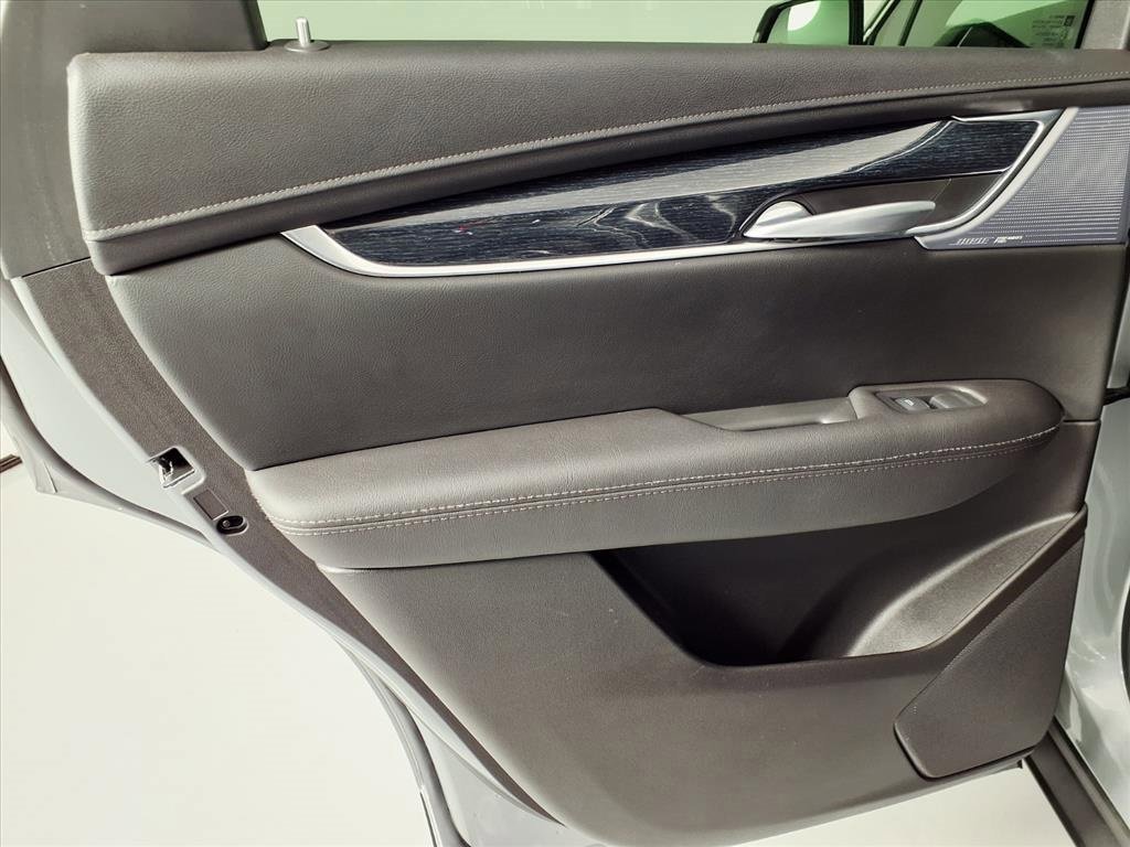 Certified 2025 Cadillac XT5 Premium Luxury image 5