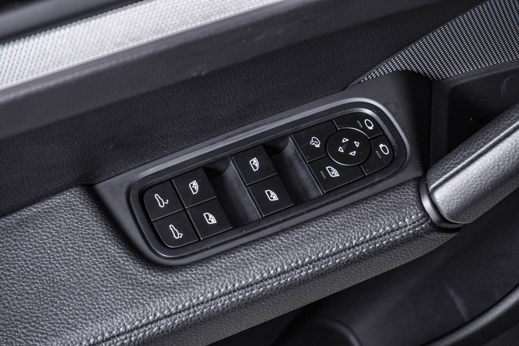 Certified 2024 Porsche Cayenne S AWD/4WD image 26