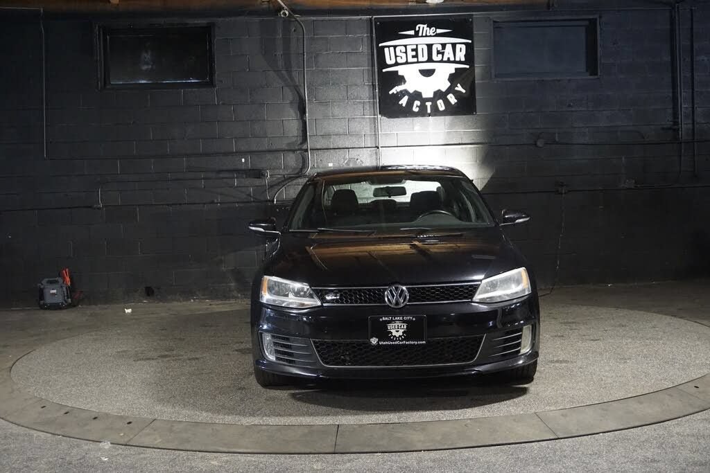 Used 2012 Volkswagen Jetta GLI FWD image 9