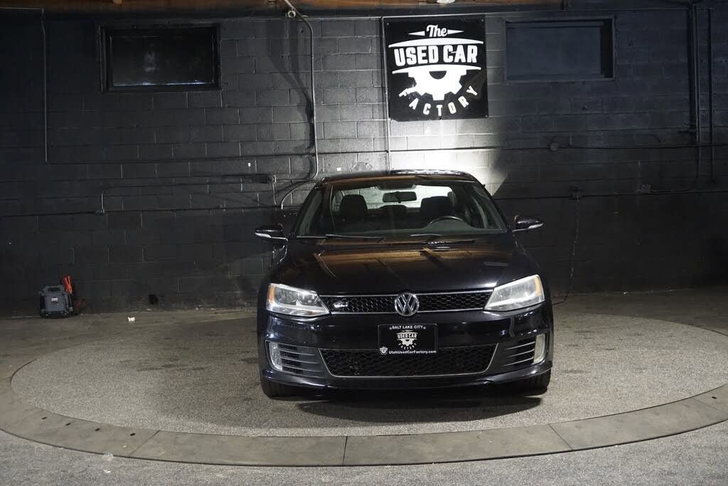 Used 2012 Volkswagen Jetta GLI FWD image 9