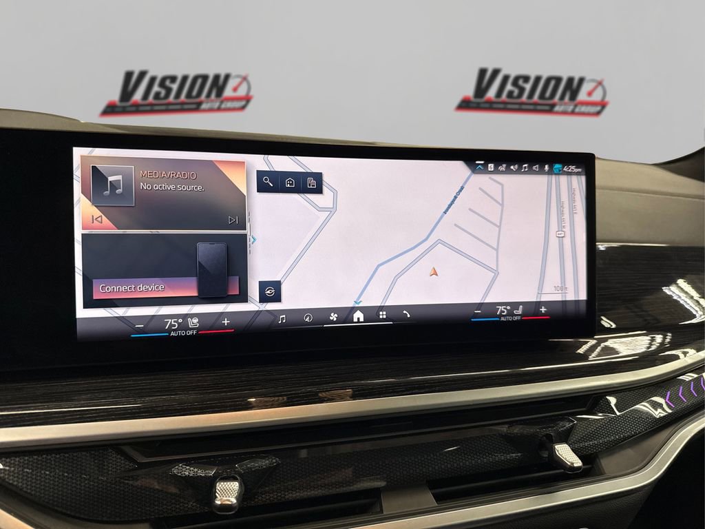 Certified 2025 BMW X7 xDrive40i w/ M Sport Package image 34