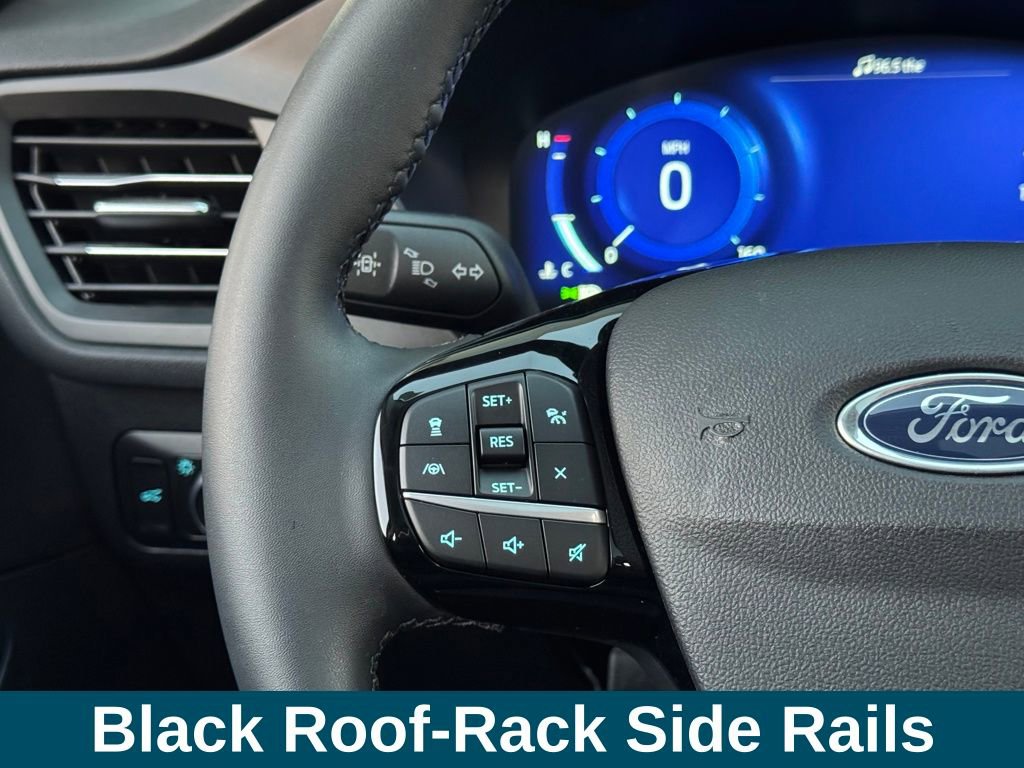 Used 2022 Ford Escape Titanium w/ Class II Trailer Tow Package image 10