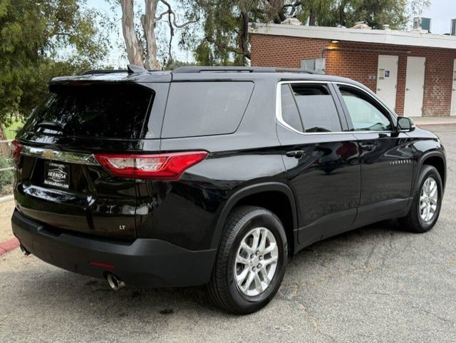 Used 2021 Chevrolet Traverse LT FWD image 2