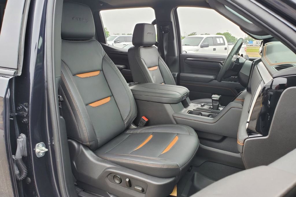 Used 2025 GMC Sierra 1500 AT4 w/ AT4 Premium Package AWD/4WD image 23