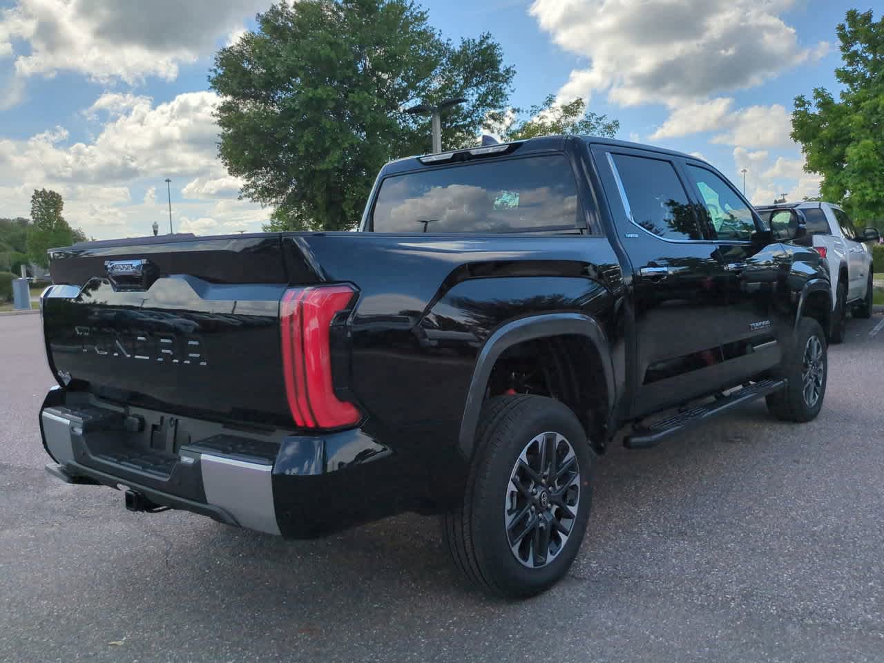 New 2026 Toyota Tundra Limited AWD/4WD image 6