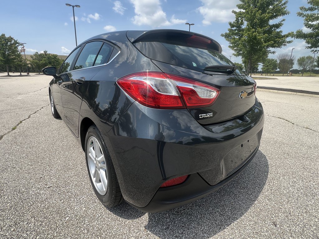 Used 2017 Chevrolet Cruze LT w/ Convenience Package FWD image 3