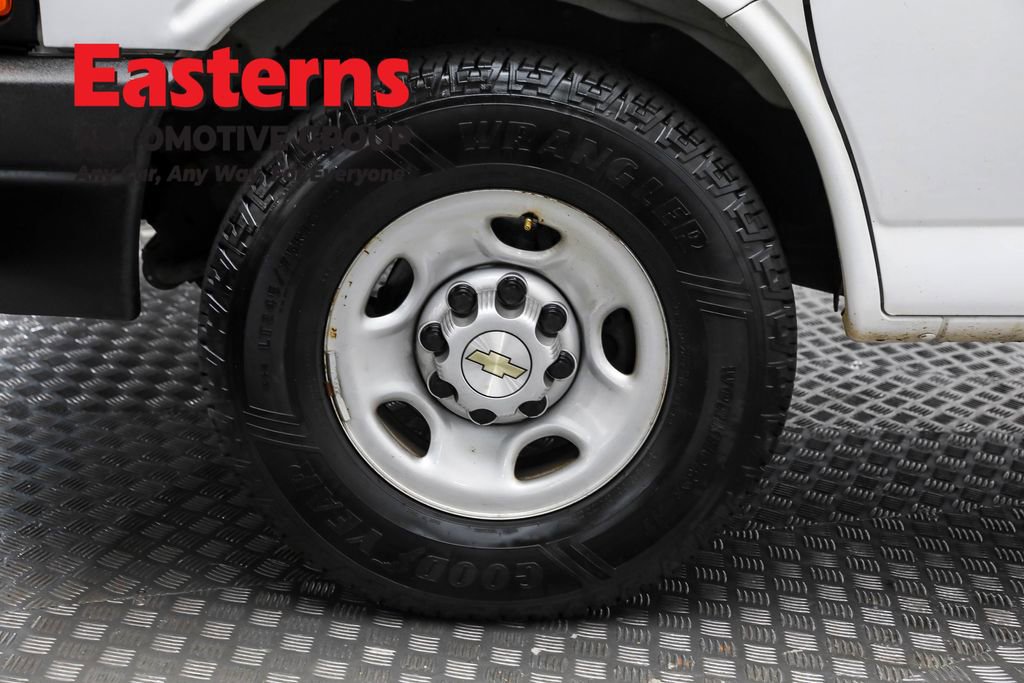 Used 2021 Chevrolet Express 2500 w/ Driver Convenience Package RWD image 29