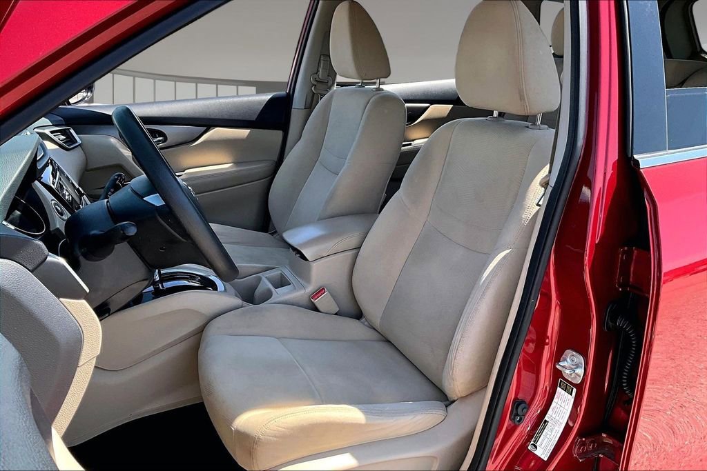 Used 2016 Nissan Rogue SV image 23