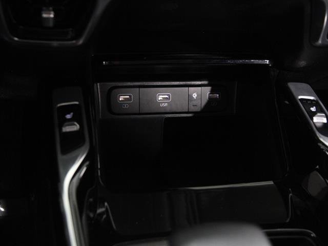 Used 2023 Kia Sorento SX image 16