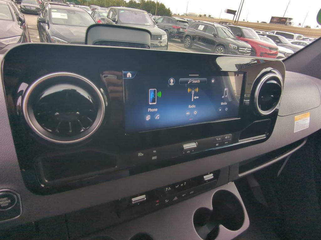 Used 2025 Mercedes-Benz Sprinter 2500 image 6