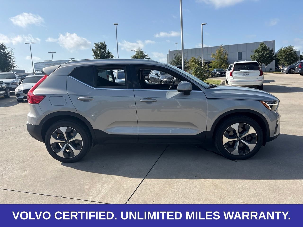 Certified 2023 Volvo XC40 B5 Plus w/ Protection Package Premier AWD/4WD image 4