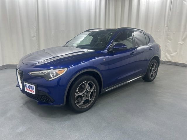 Used 2023 Alfa Romeo Stelvio Ti w/ Active Assist Plus Package image 2