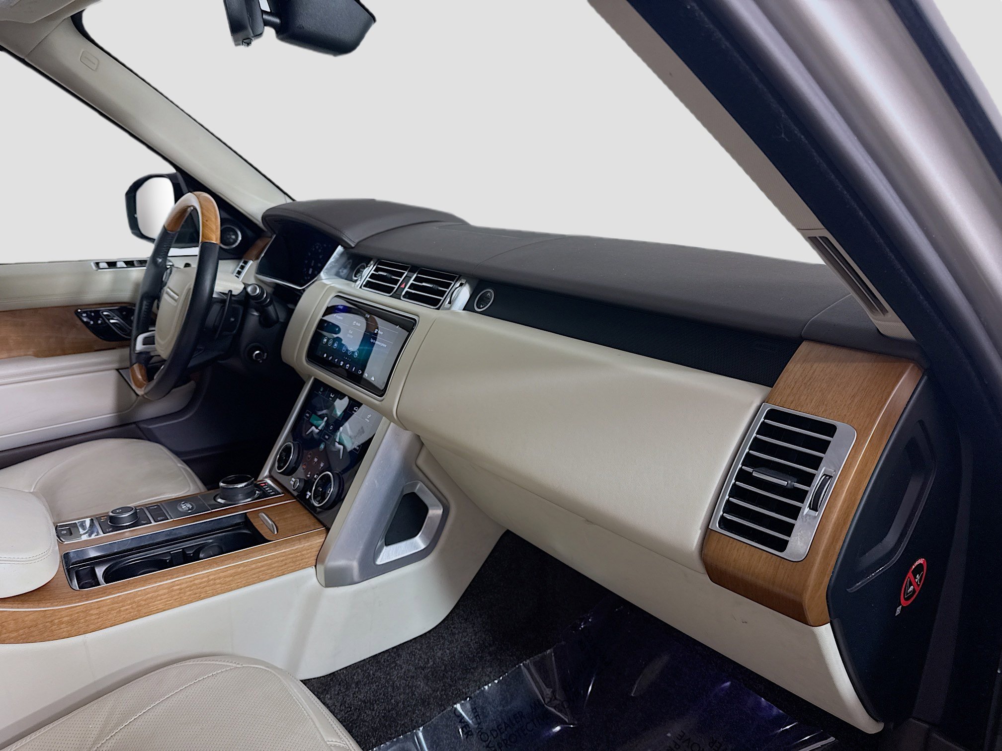 Used 2018 Land Rover Range Rover Supercharged AWD/4WD image 30