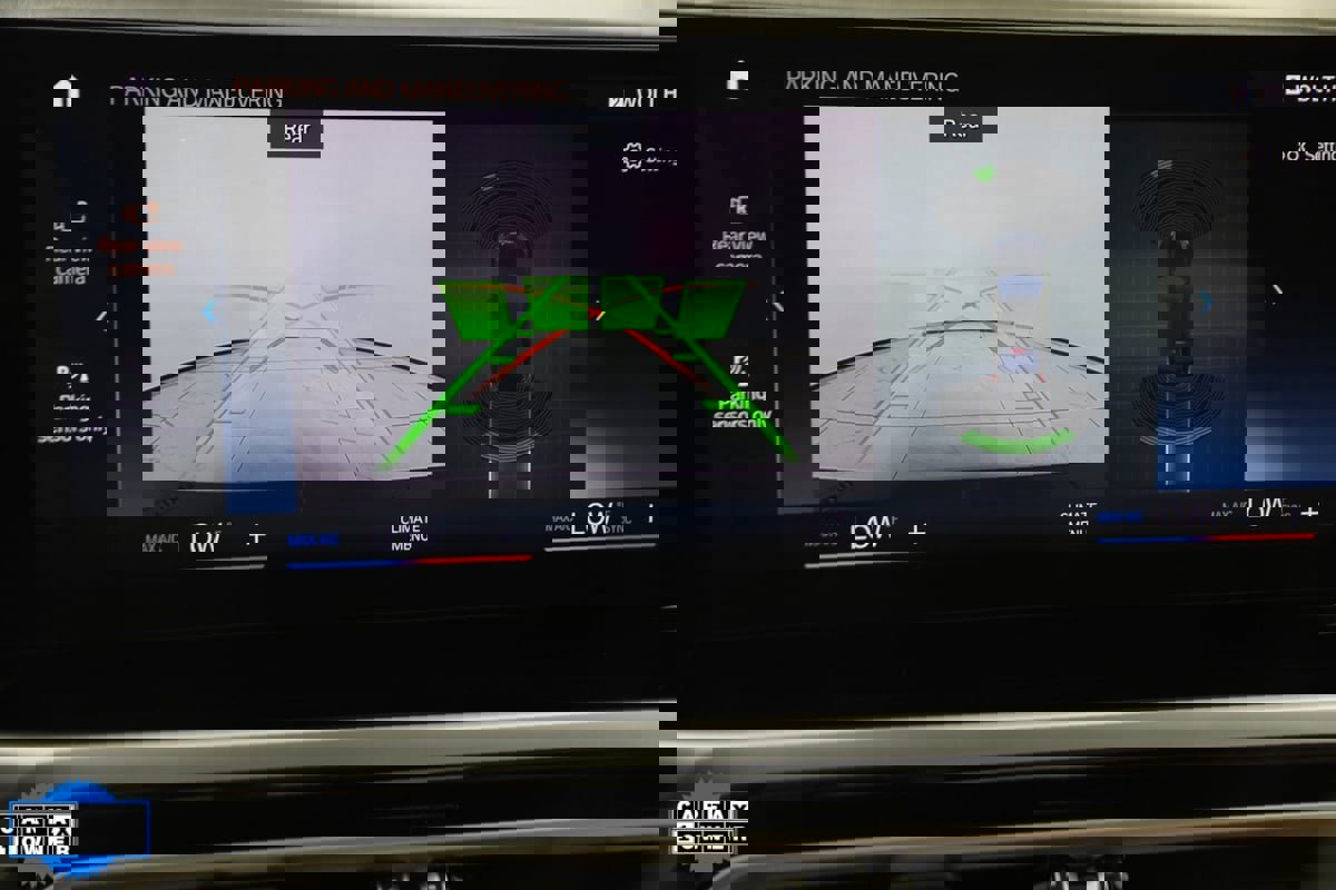 Used 2023 BMW 330i xDrive Sedan w/ Driving Assistance Package image 10