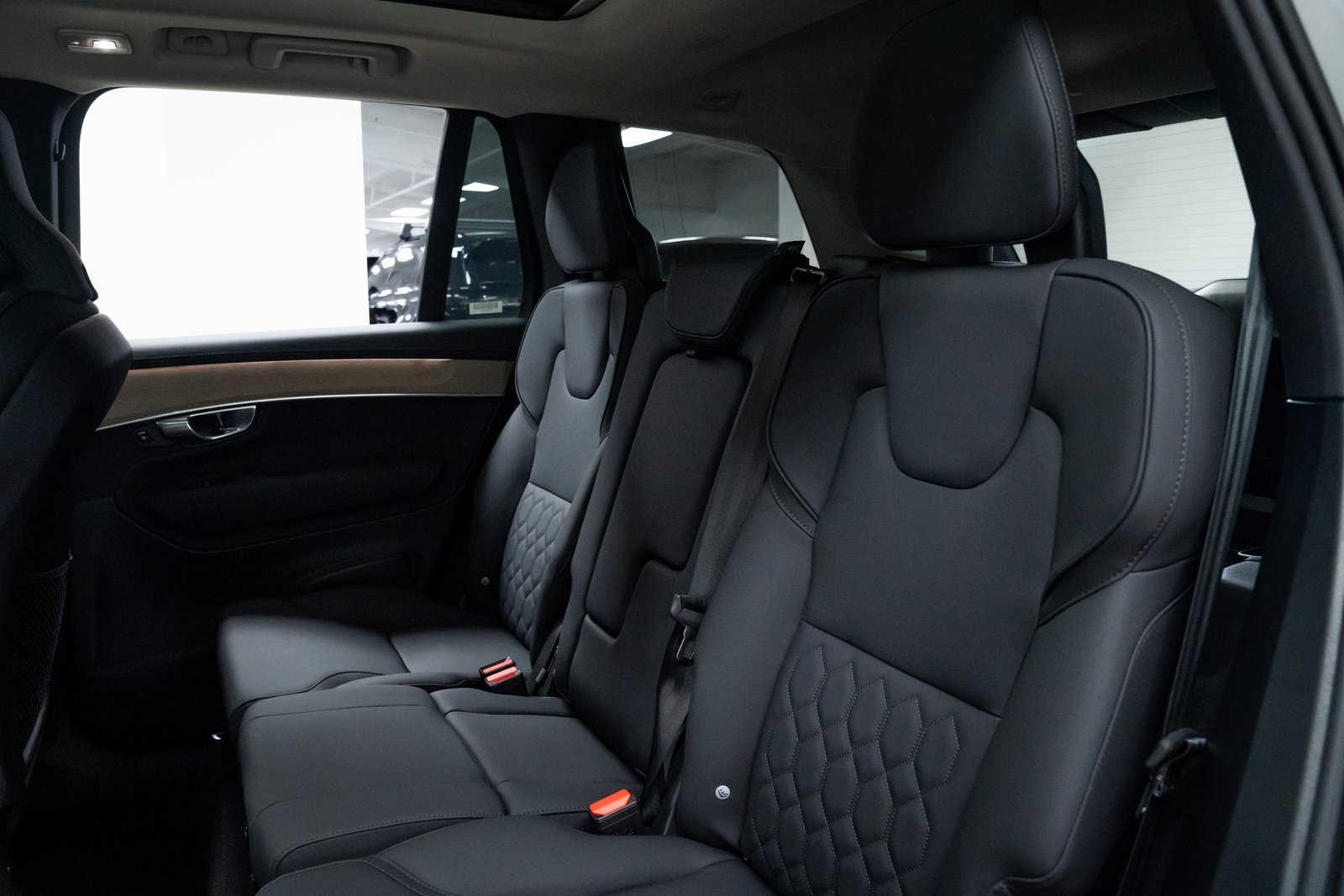 Used 2025 Volvo XC90 B6 Plus image 19