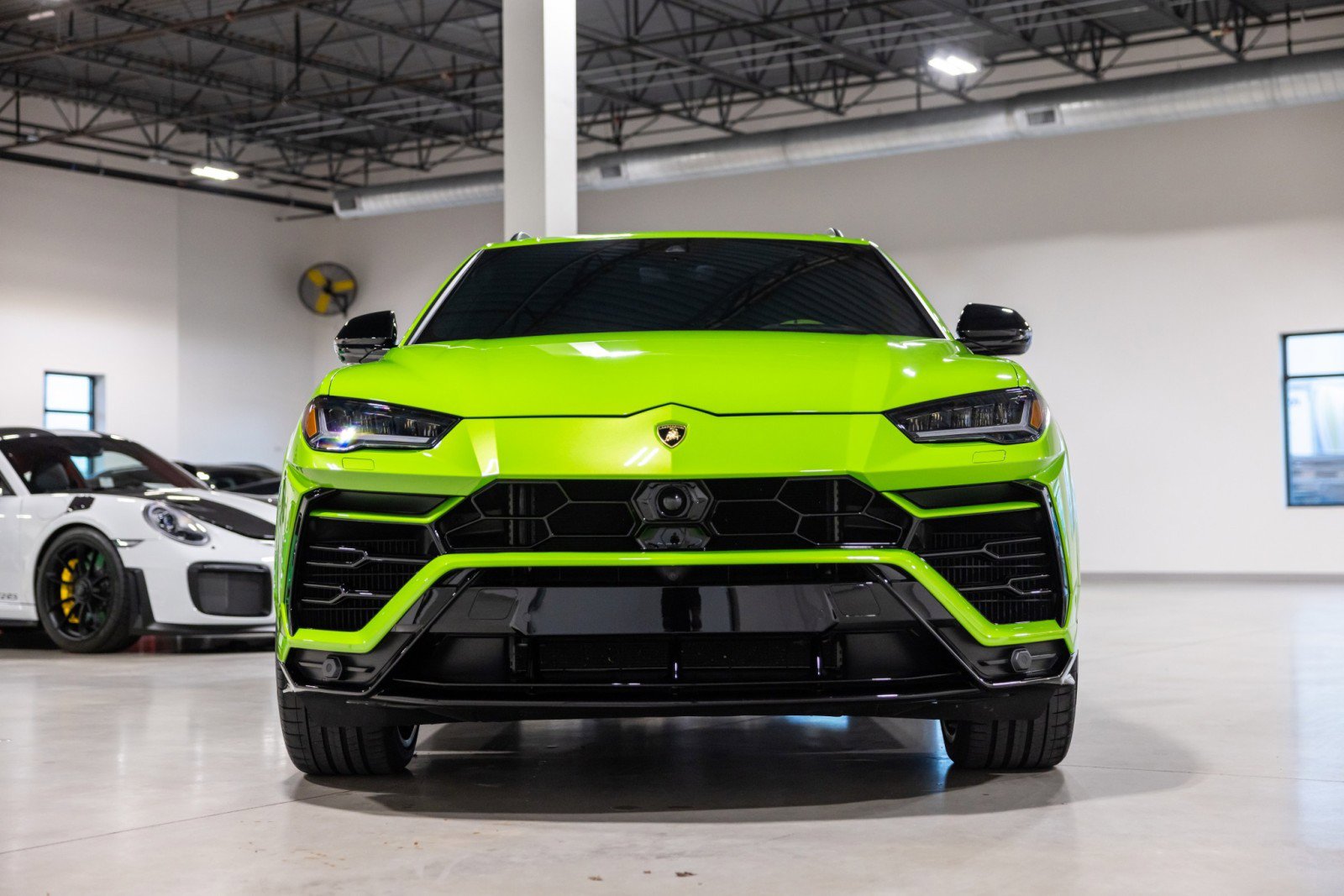 Used 2022 Lamborghini Urus image 2